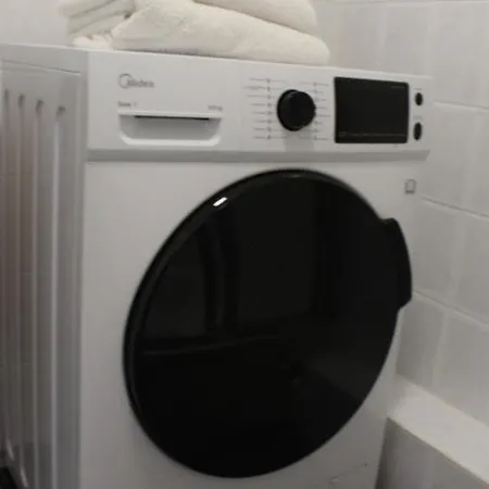 Apartment Suiteable Living Hochwertiges Studio Direkt An Der Karl Heine Straße Leipzig